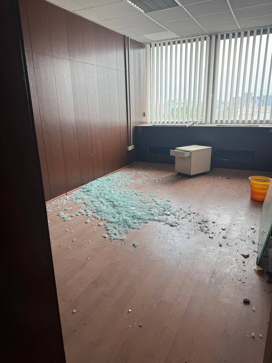 FOTO Selak Raspudić nedavno snimila unutrašnjost Vjesnika. Smeće svuda: 'Neka ljudi vide'