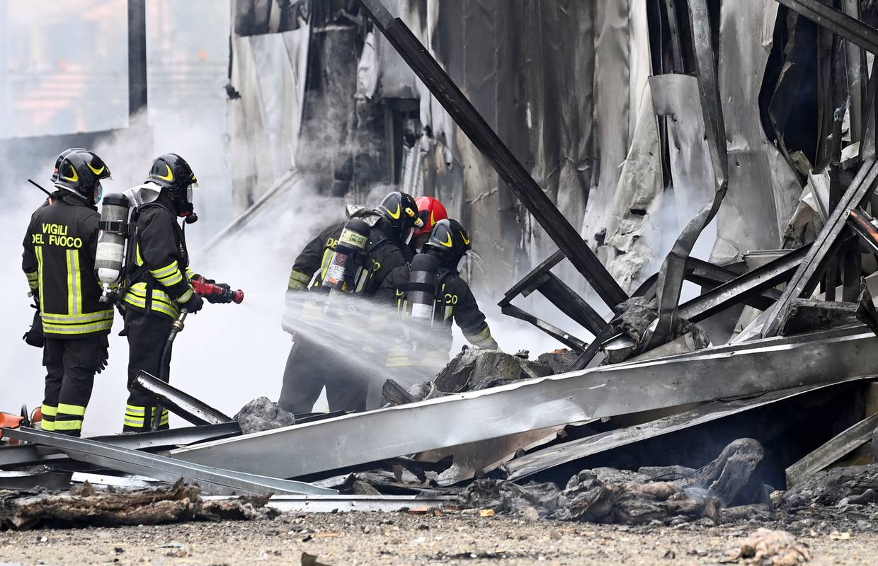 Pilot aviona koji je udario u zgradu u Milanu bio je tajkun iz Rumunjske: Poginulo 8 ljudi