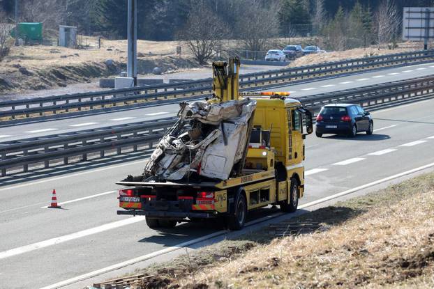 Ravna Gora: Prevrnuti šleper na A6 kod odmorišta Kupjak
