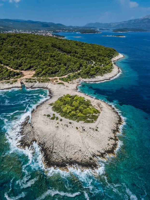 Poluotok Ražnjić na Korčuli snimljen iz zraka 