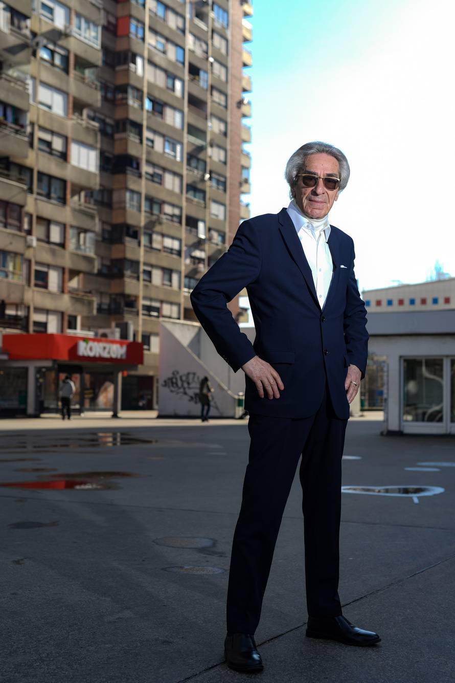 'Ženama uvijek treba kupovati poklone, to one najviše vole...'