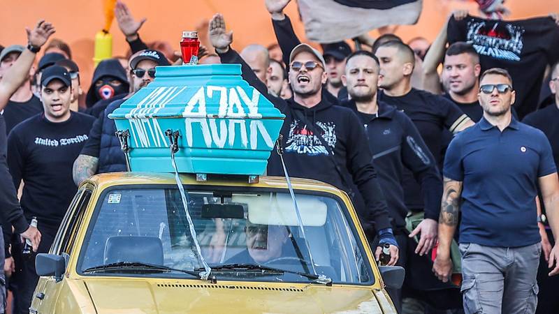 Policija još traga za 12 ljudi iz sramotnog kortea u Splitu: Svi osumnjičeni imaju 212 prijava