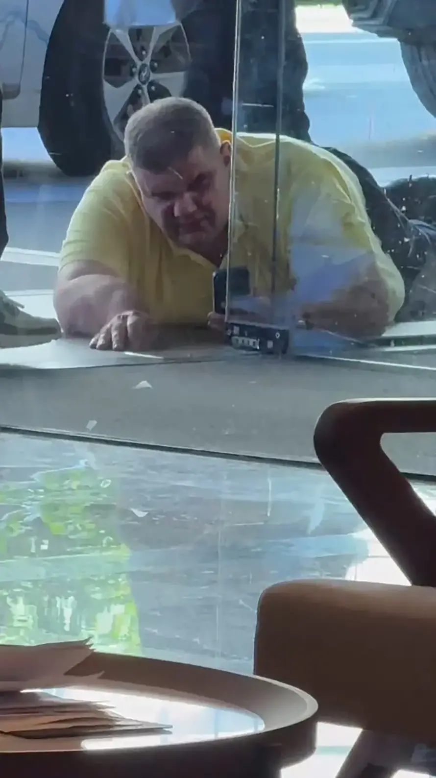 FOTO Drama u Zagrebu: Srpski menadžer brutalno pretučen. Krvav je ležao ispred hotela