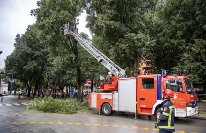Vatrogasci tijekom noći imali više stotina intervencija