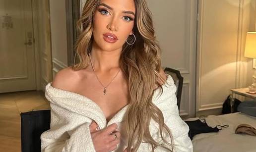 Njen tata kaže da je spavao s 47.000 žena: Otkrila što je sve operirala, voli biti u tangicama