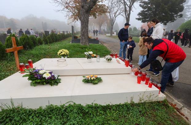 Zagreb: Posljednja počivalista poznatih Hrvata na groblju Mirogoj
