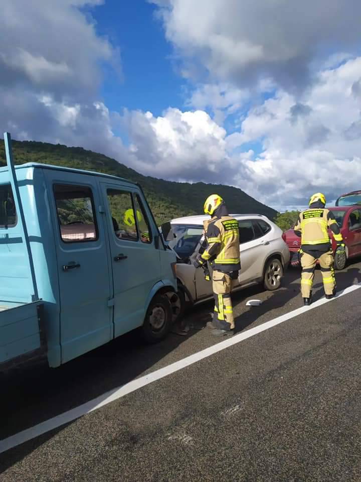 Trostruki sudar u Istri: Kamion se sudario s BMW-om u koji se onda zabila žena u Citroenu...