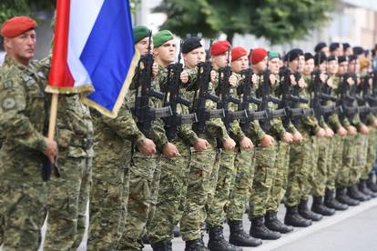 FOTO Diljem Hrvatske odaje se počast stradalim braniteljima