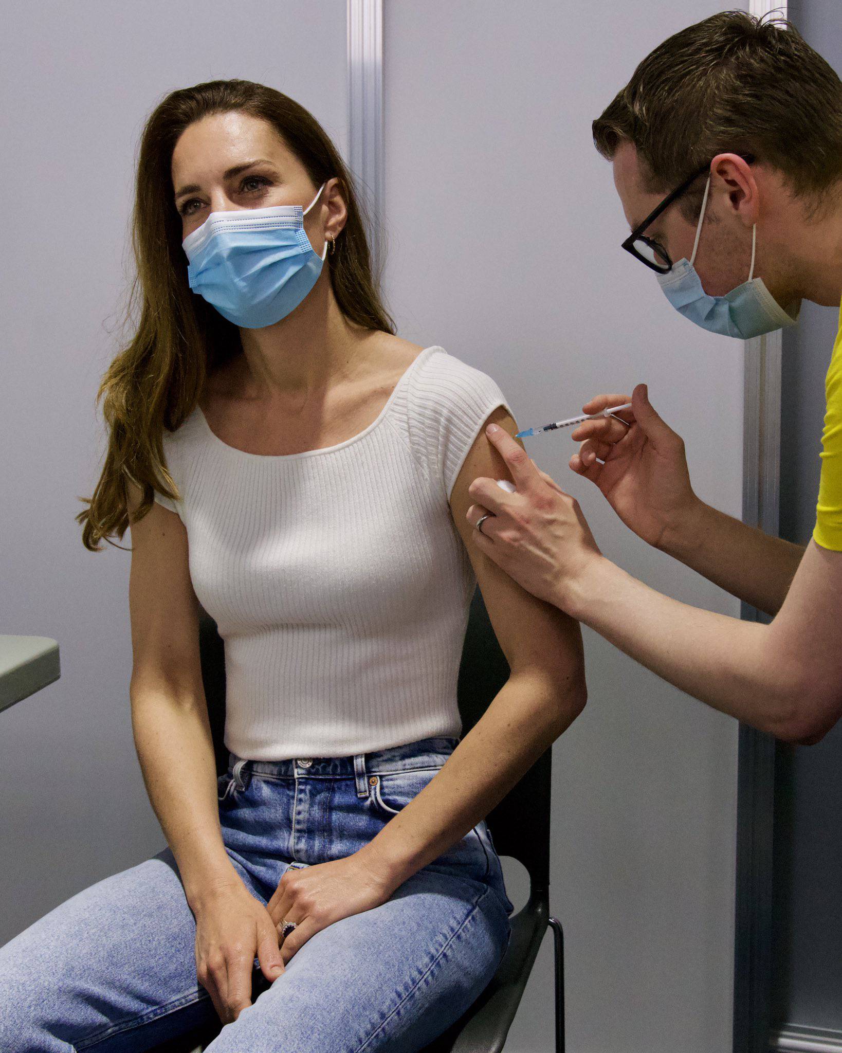 Kate  u ležernom izdanju primila prvu dozu cjepiva protiv korone