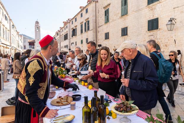 Dubrovnik: Tradicionalna Dubrovačka trpeza na Stradunu
