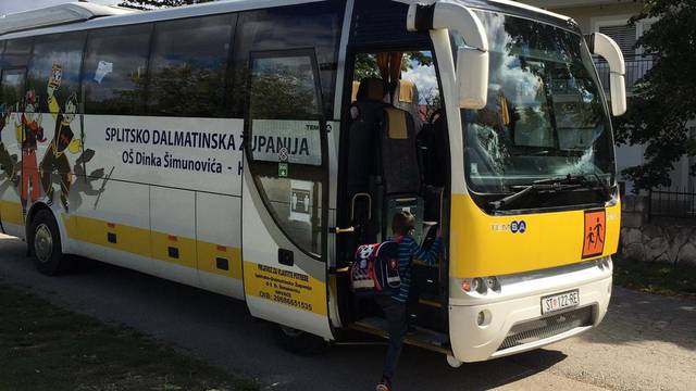 'Ravnateljica će dozvoliti': Nikola ipak otišao školskim autobusom na nastavu!