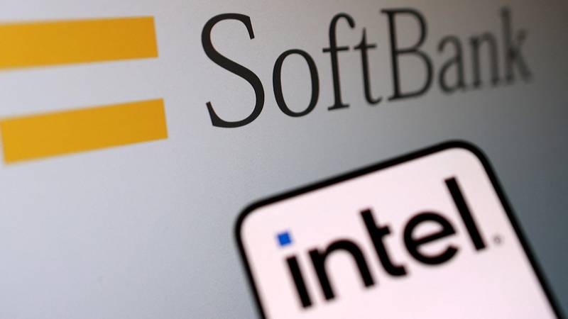 2025 08 19t060232z 828203264 rc25agah0whc rtrmadp 3 softbank intel investment k77Xn9U