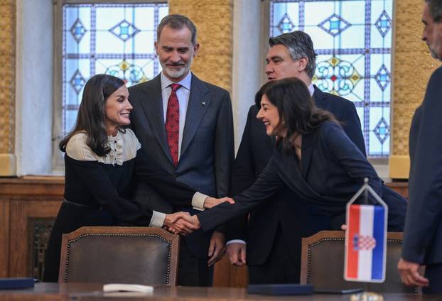 Zagreb: Dobro raspoložen kraljevski par srdačno se rukovao s bračnim parom Milanović 