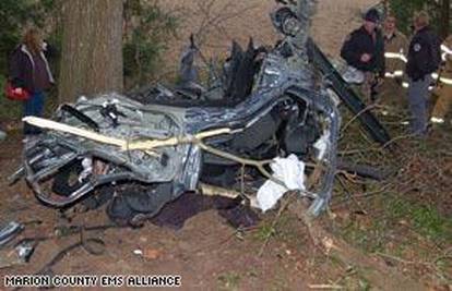 Pet mrtvih u BMW-u koji se s 200km/h zabio u drvo