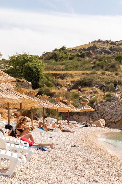Plaža Oprna na Krku jedna je od najljepših plaža na Jadranu