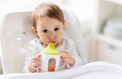 Pedijatri upozoravaju: Djeci do 1. godine ne nudite voćni sok