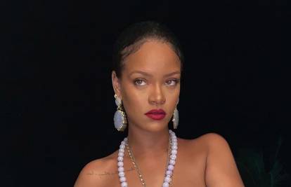 Trudna Rihanna prošetala u izazovnoj, dekoltiranoj majici, a seksi krpica ne želi se odreći