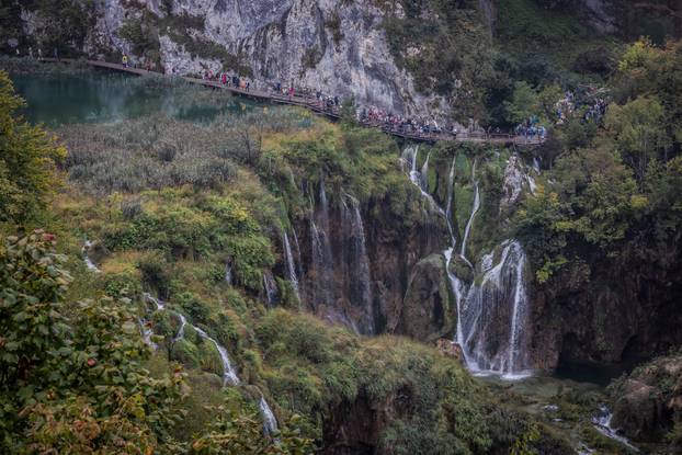 Kišno jesenski ugođaj na Plitvičkim Jezerima