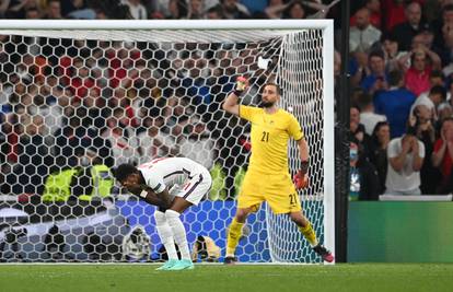 Kako su igrali: Southgate kao Slaven Bilić protiv Turske, dao je ključni penal tinejdžeru!