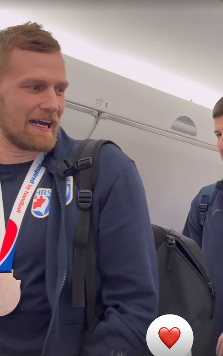 Duvnjak i David Mandić pjevali Hrnićev hit: 'Ajmo, kapetane...'