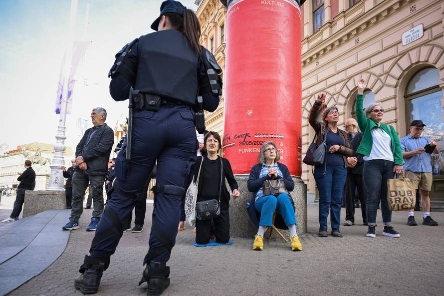Zagreb: Muška molitva krunice