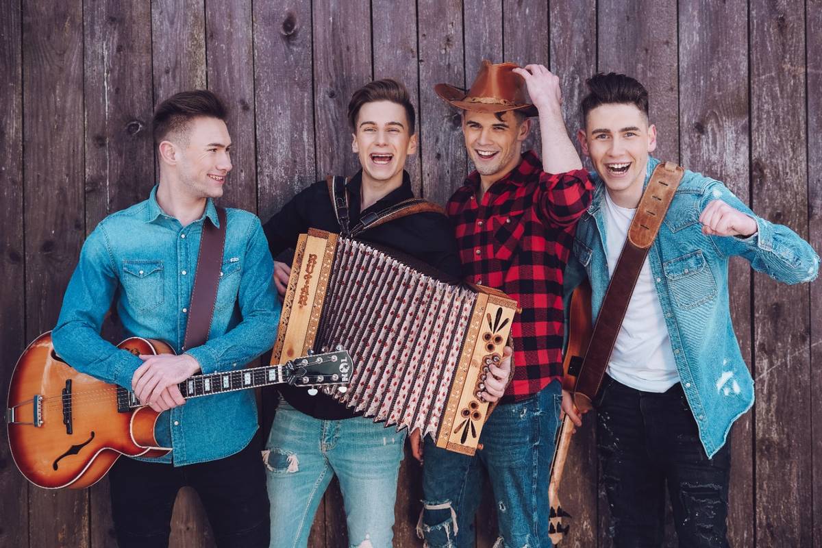 Polkaholiki snimili polka-valcer: 'Nakon obrada Grdovića i Rozge ovo je novi, ludi eksperiment'