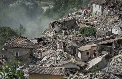 Slike užasa obišle svijet: 120 mrtvih u razornom potresu