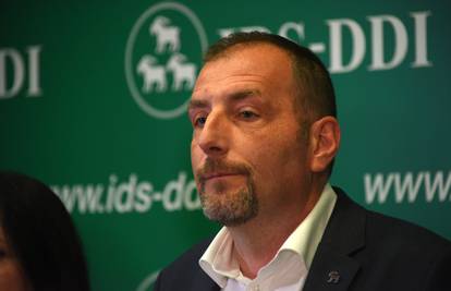 Šef IDS-a prozvao Miletića i Jakovčića, a Flego je odbio kandidaturu za župana