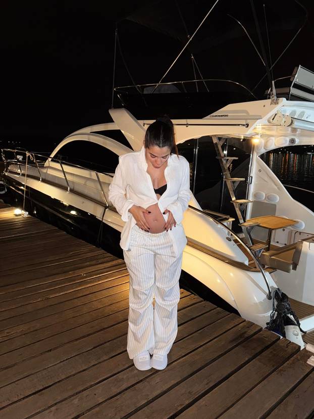 FOTO Najljepša odbojkašica svijeta postaje mama! Skidala se Playboyu, odbila i Neymara