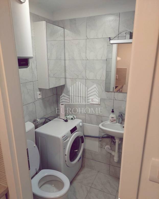 FOTO Nevjerojatno! Iz kreveta palite veš mašinu. Ovaj stan u Zagrebu prodaju za 73.000 eura