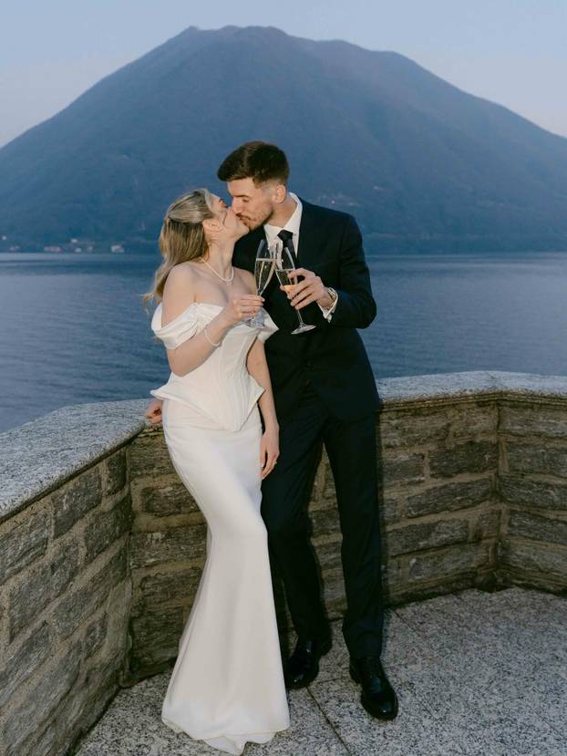 Oženio se 'vatreni' Petar Sučić! Pogledajte bajkovite prizore