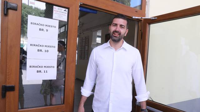 Split: Davor Matijević glasovao na prijevremenim izborima