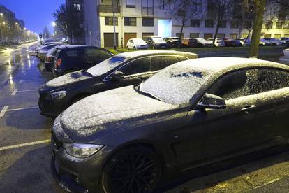 Napadao snijeg u Zagrebu i okolici, čeka vas čišćenje auta! Evo kakvo je stanje na cestama