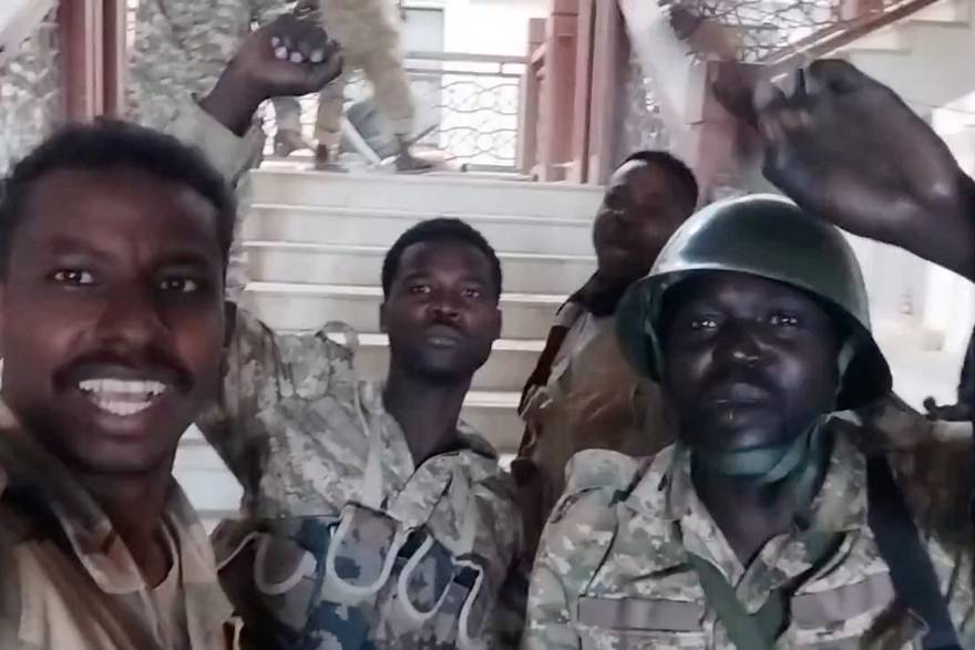 Sudanska vojska preuzela kontrolu nad predsjedničkom palačom u glavnom gradu Khartoumu