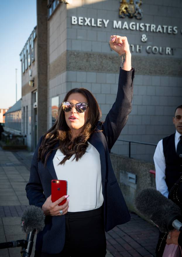 London: Katie Price napušta sud