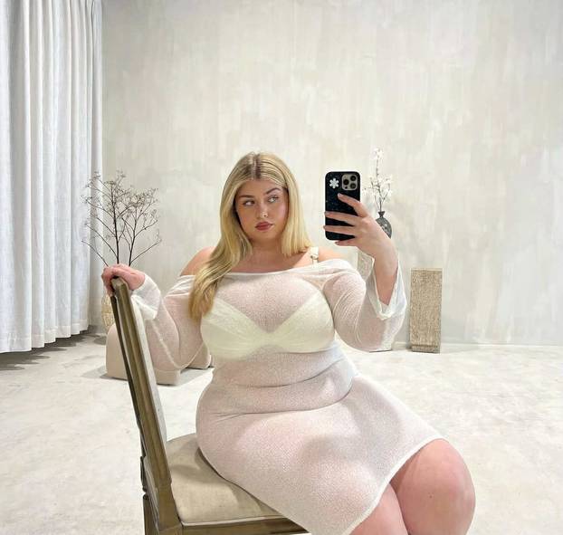 FOTO Plus-size manekenka voli pozirati u donjem rublju: 'Često dobivam bračne ponude'