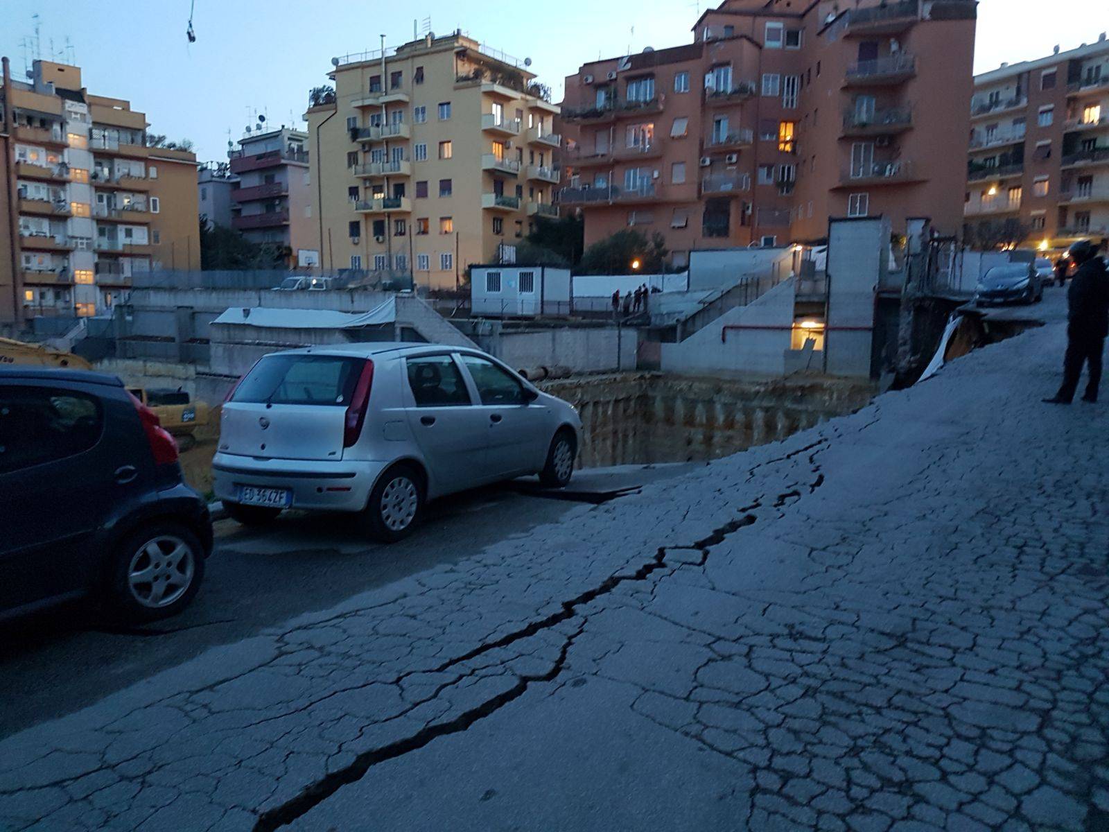 Rome, Via Lattanzio, collapses the road to the Balduina