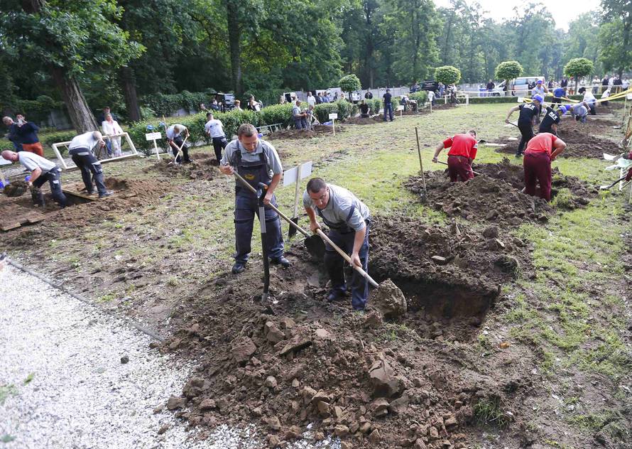 Gravediggers compete in Hungarian grave digging championship in Debrecen