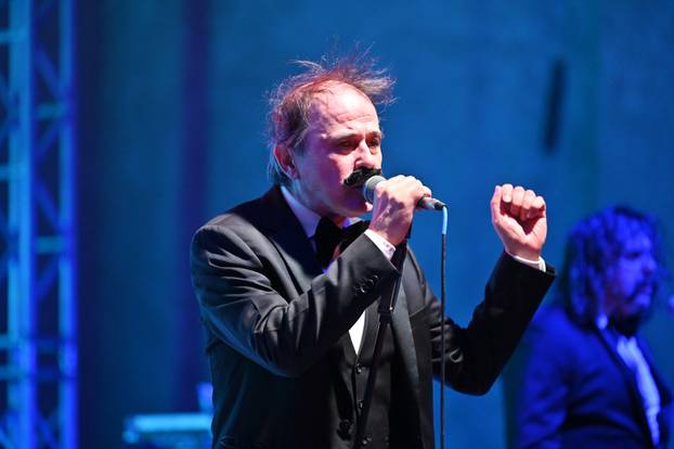 Let3 uz pojačane mjere sigurnosti nastupio u Makarskoj 