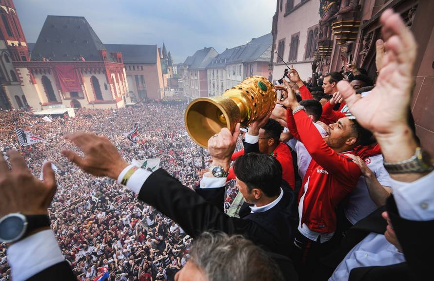 Eintracht Frankfurt wins German DFB Cup final