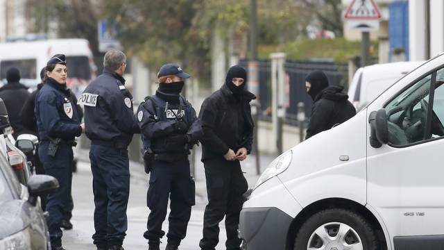 Planirale teroristički napad? Policija u Parizu uhitila 3 žene
