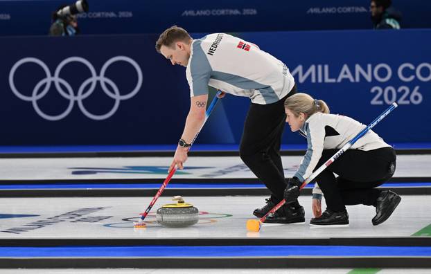 Curling - Mixed Doubles Round Robin Session 1 - Great Britain vs Norway