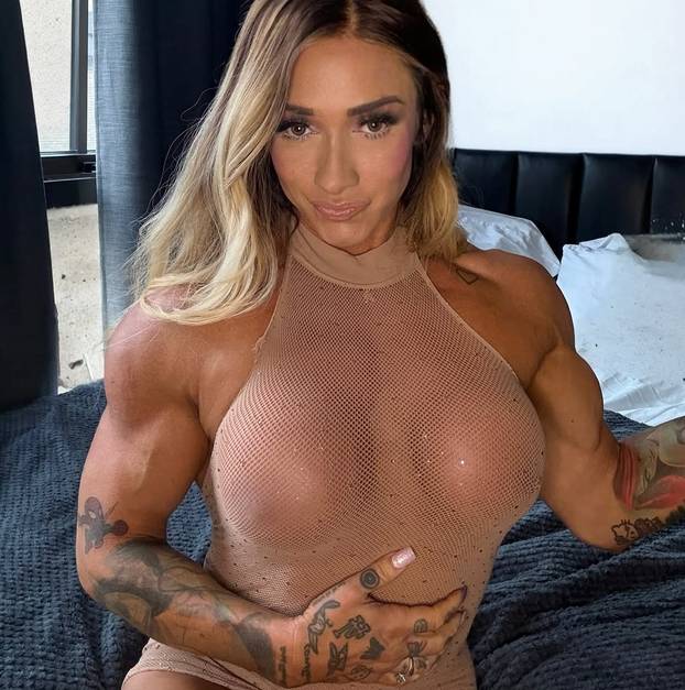 FOTO 'Mišićava mama' šokirala izgledom prije transformacije: 'Uf, sad ima bicepse od 40 cm!'