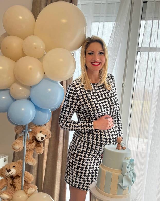 28 fotki koje su obilježile ovaj tjedan: Sydney pokazala grudi, Žanamari pozirala u tangama...