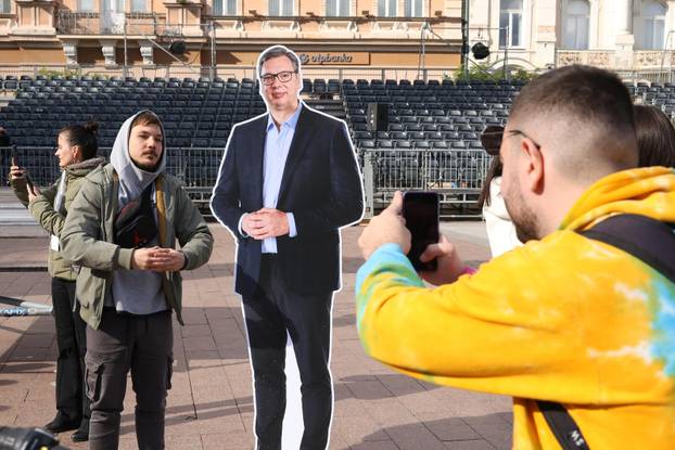 Pripreme za izborni skup izborne liste "Aleksandar Vučić - Jedinstvena Srbija" koji će se održati večeras u Novom Sadu