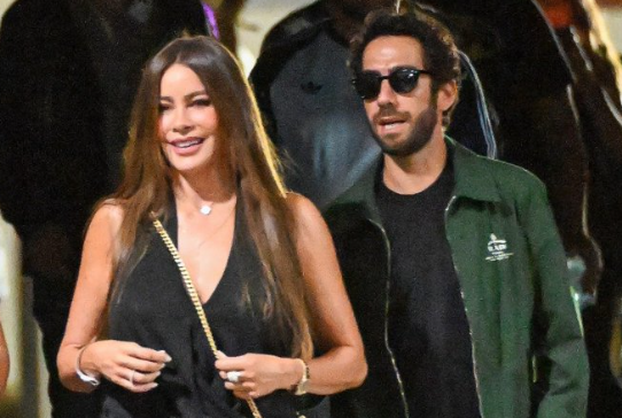 FOTO Oko ju 'izdalo', ali dekolte nikad: Sofia Vergara ukrala sve poglede na crvenom tepihu...