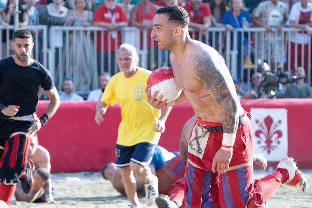 Florence, Final Azzurri Rossi of Calcio Storico Fiorentino In Piazza Santa Croce 8 to 7 for the Rossi