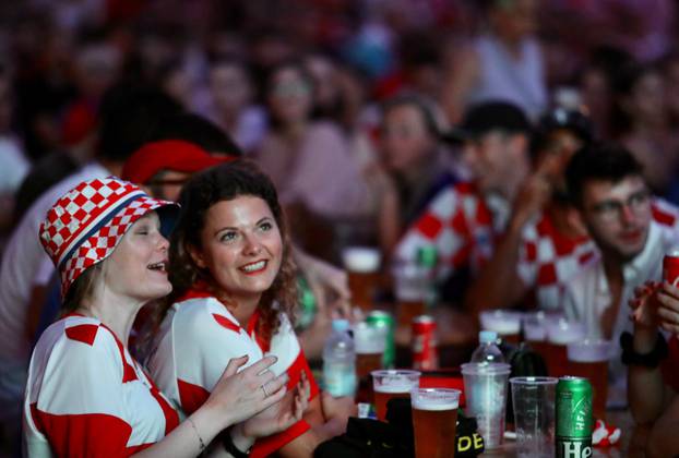 Split: Navijači u fan zoni na Zvončacu prate utakmicu Engleska-Škotska