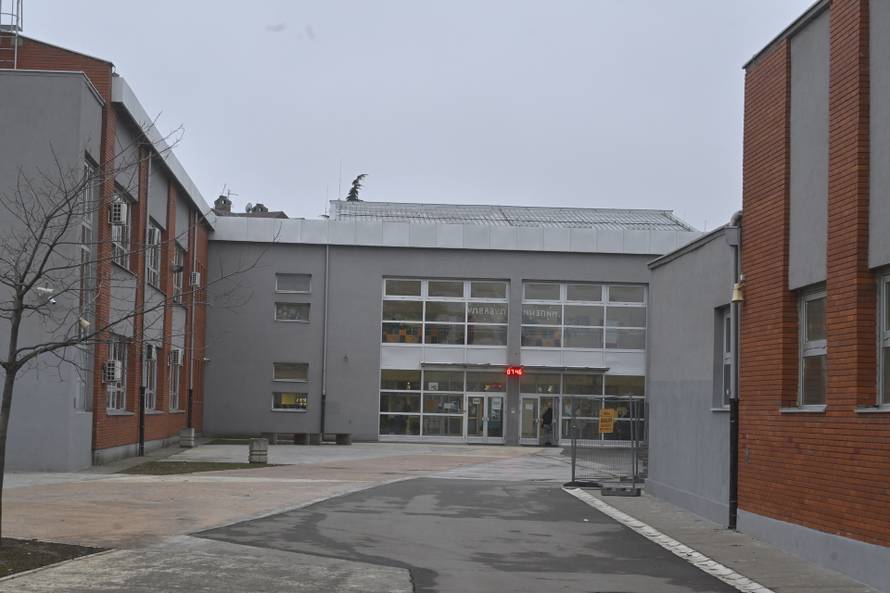 Dio obrazovnih ustanova širom Srbije obustavila je nastavu u znak podrške studentskim prosvjedima