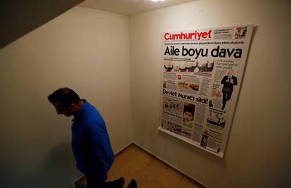 Istraga protiv novinara: Uhitili glavnog urednika dnevnog lista